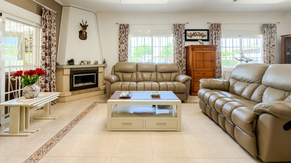 3 Bed Detached Villa in Catral