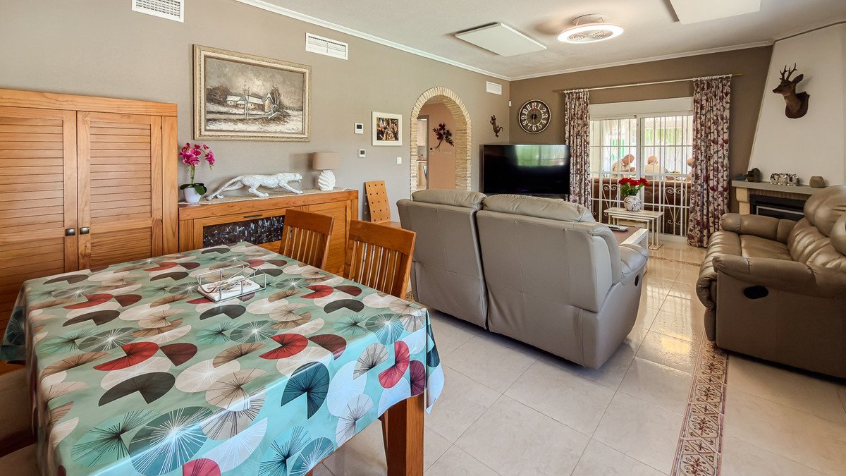 3 Bed Detached Villa in Catral