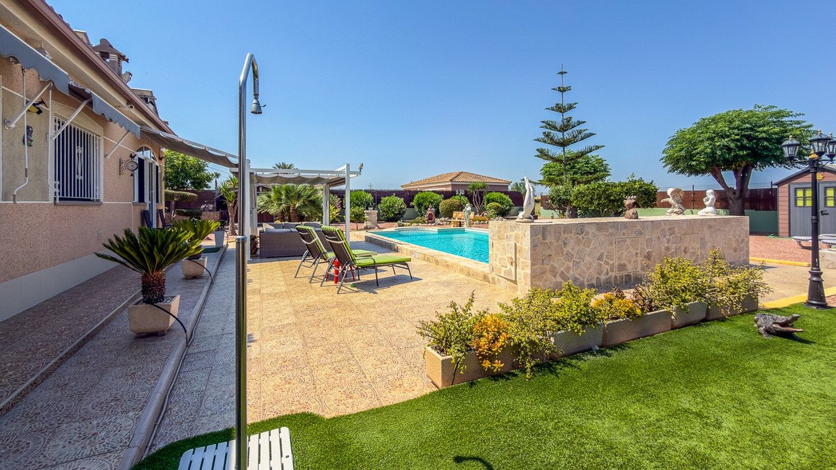 3 Bed Detached Villa in Catral