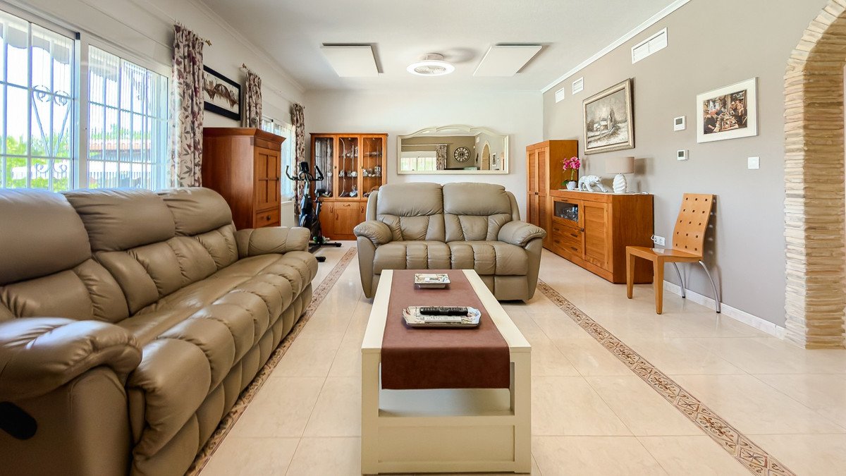 3 Bed Detached Villa in Catral