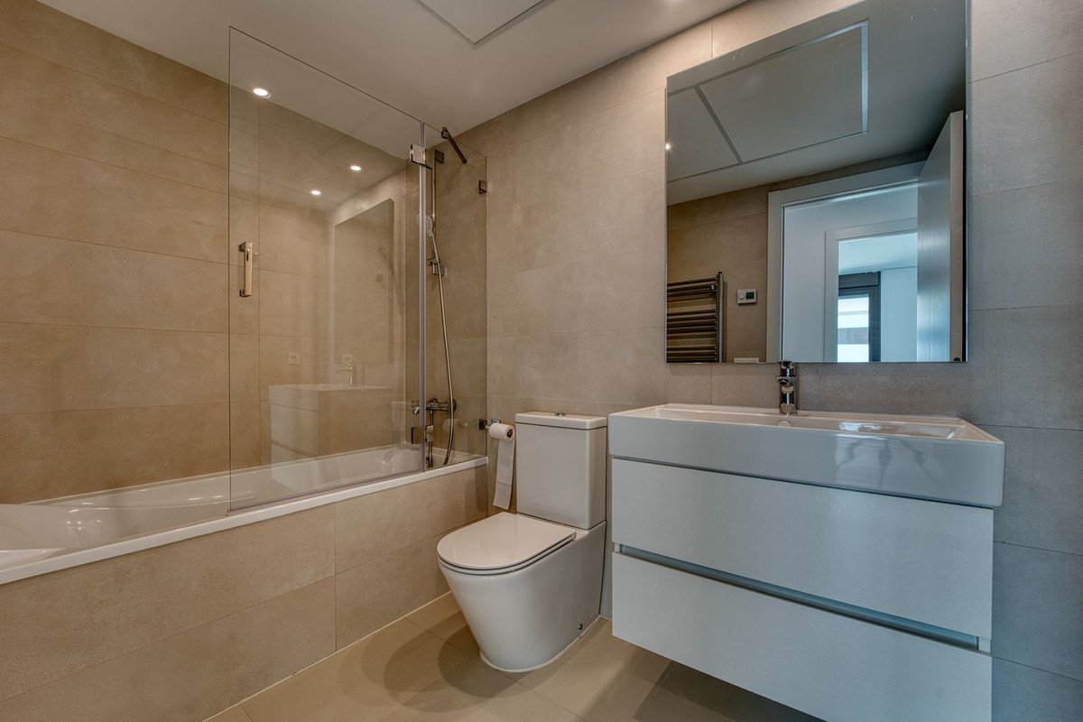 2 Bed Ground Floor Apartment in Estepona