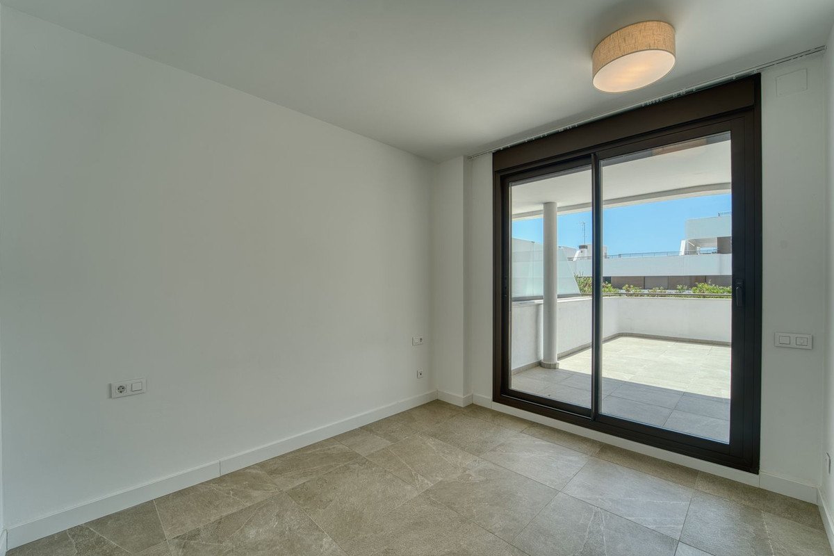 2 Bed Ground Floor Apartment in Estepona