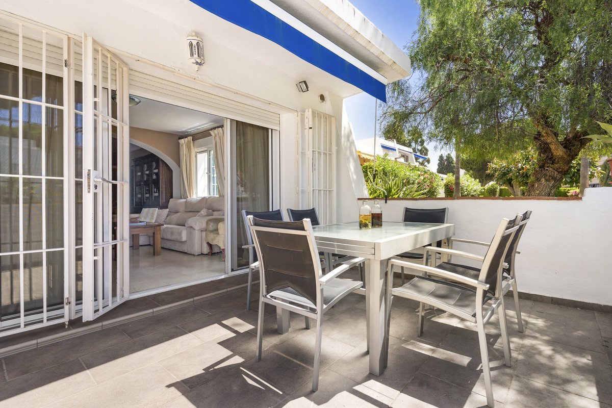 3 Bed Middle Floor Apartment in Nueva Andalucía