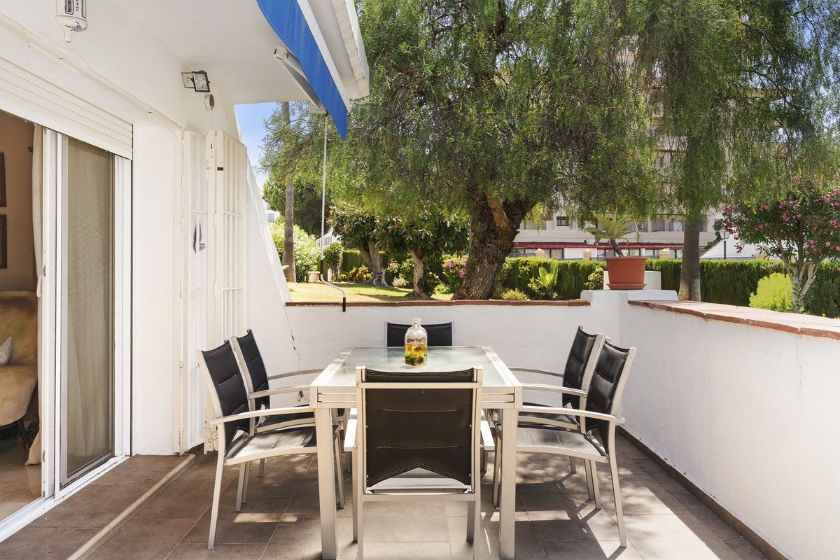 3 Bed Middle Floor Apartment in Nueva Andalucía