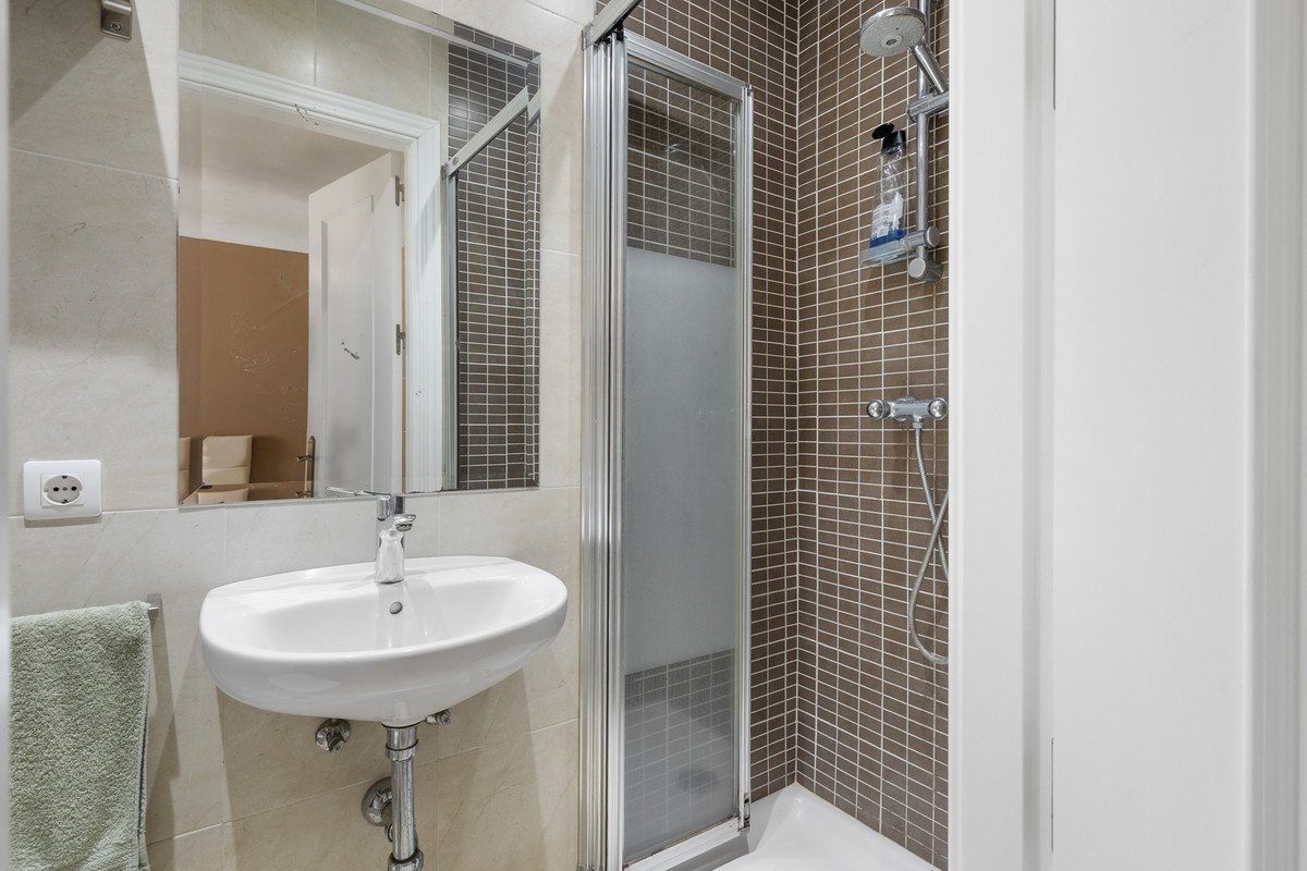 3 Bed Middle Floor Apartment in Nueva Andalucía