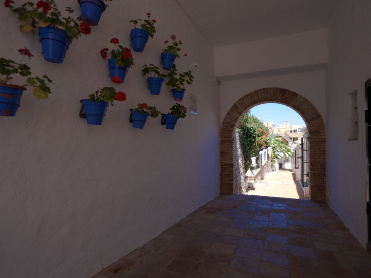 5 Bed Semi-Detached House in Torreblanca