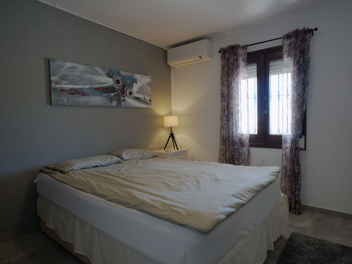 5 Bed Semi-Detached House in Torreblanca