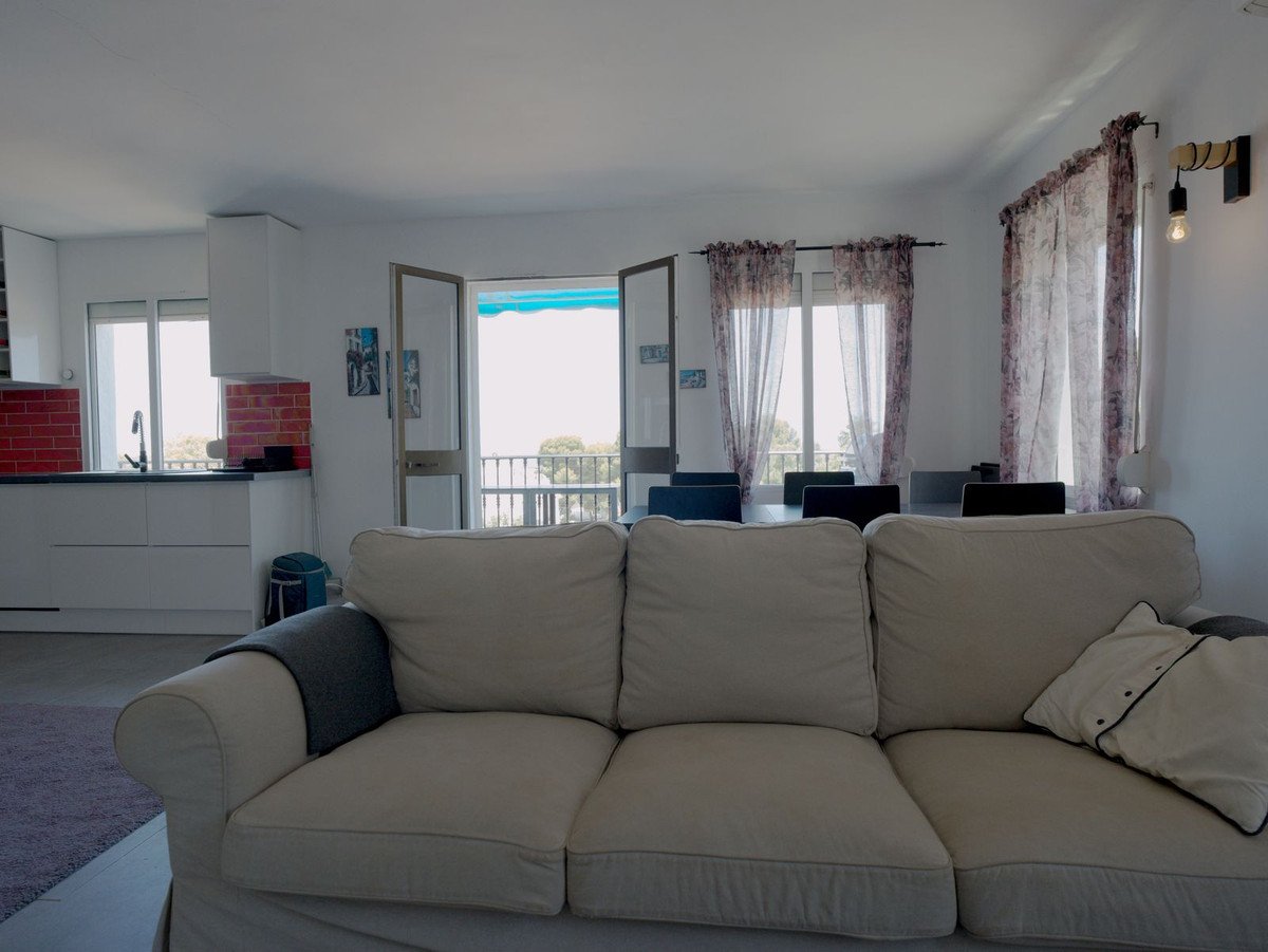 5 Bed Semi-Detached House in Torreblanca