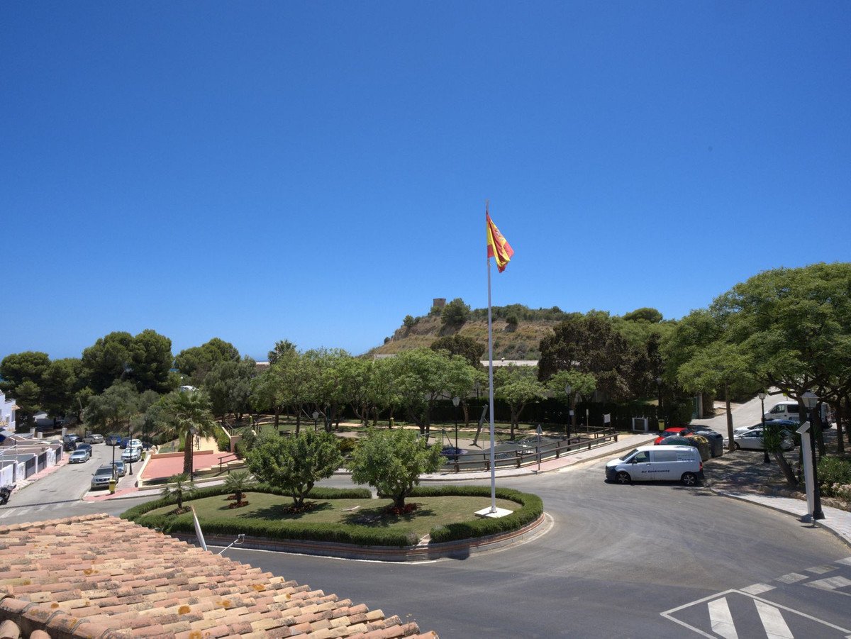 5 Bed Semi-Detached House in Torreblanca