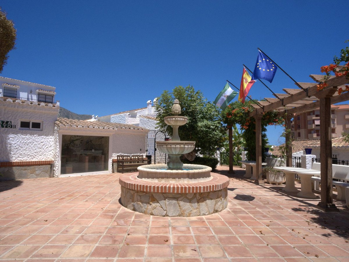 5 Bed Semi-Detached House in Torreblanca