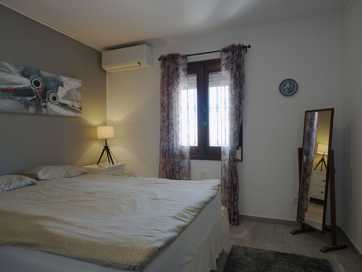 5 Bed Semi-Detached House in Torreblanca