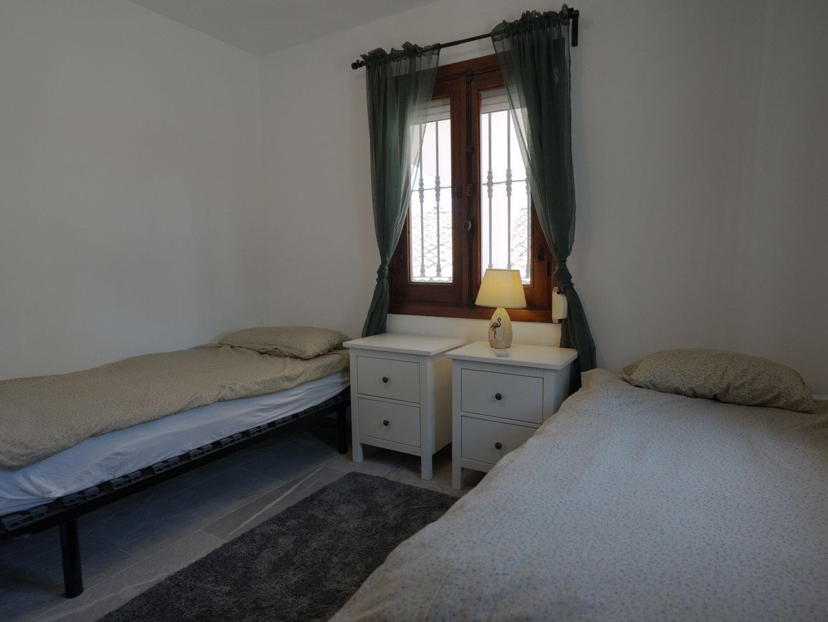 5 Bed Semi-Detached House in Torreblanca