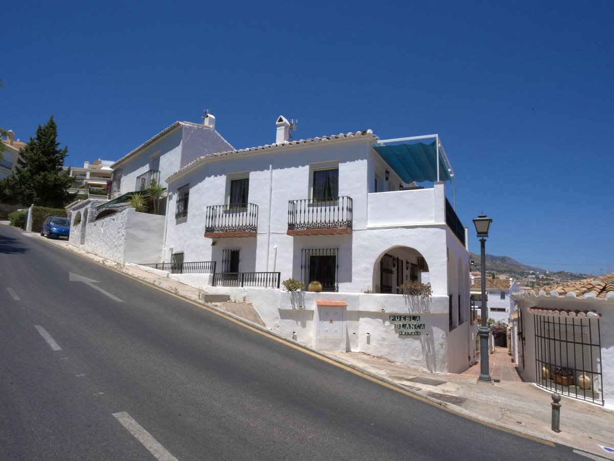 5 Bed Semi-Detached House in Torreblanca