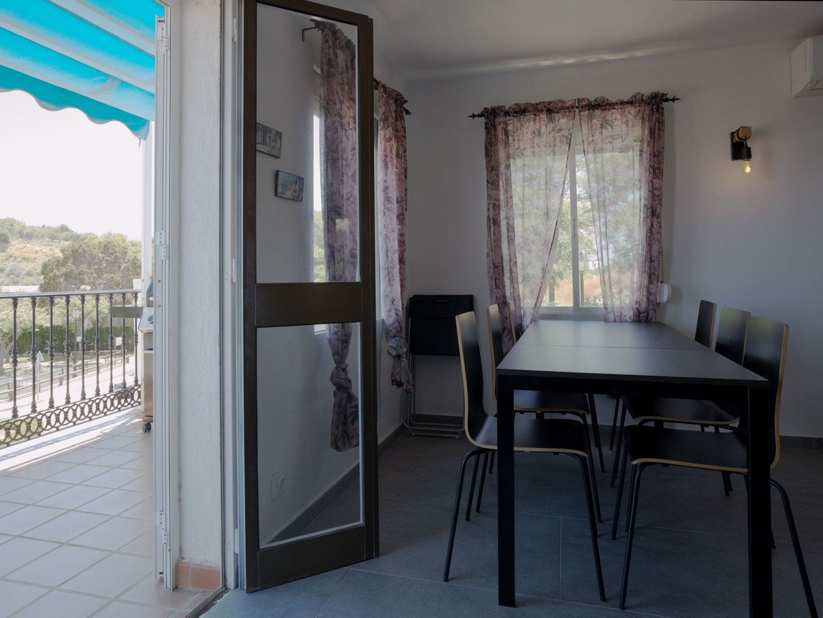 5 Bed Semi-Detached House in Torreblanca