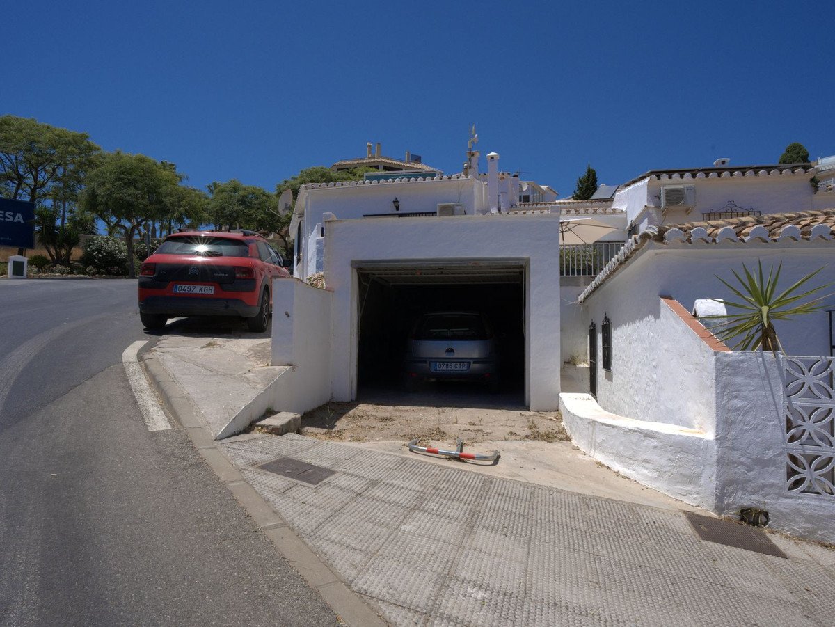 5 Bed Semi-Detached House in Torreblanca