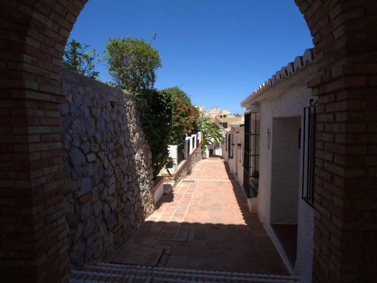 5 Bed Semi-Detached House in Torreblanca