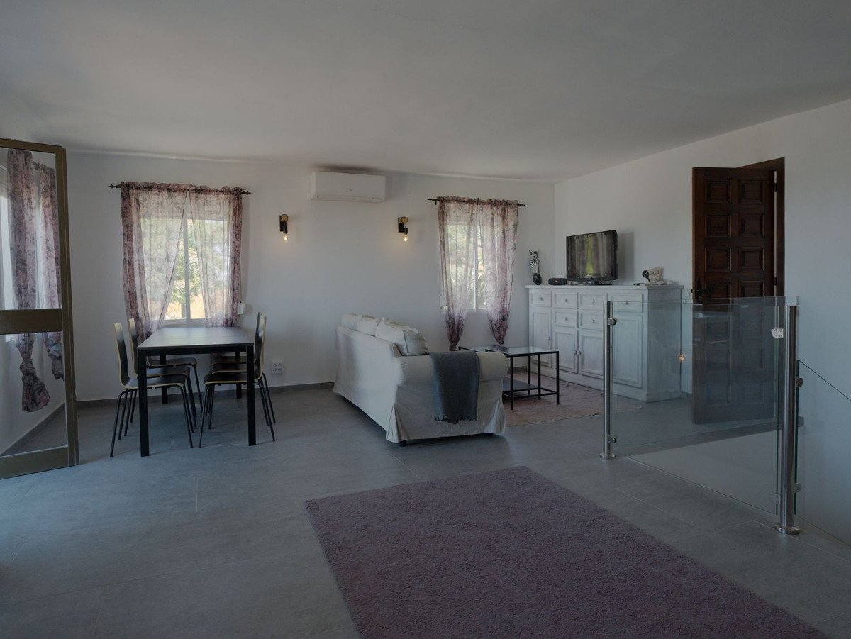 5 Bed Semi-Detached House in Torreblanca