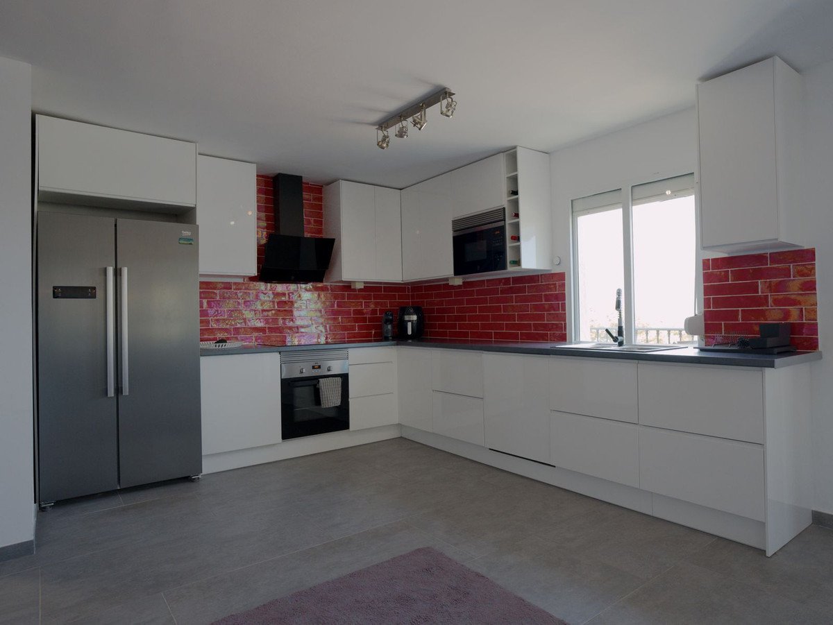 5 Bed Semi-Detached House in Torreblanca