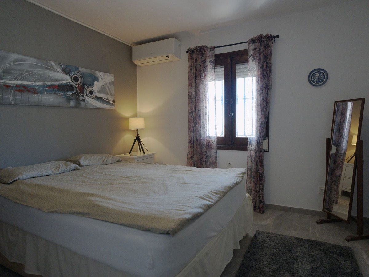 5 Bed Semi-Detached House in Torreblanca