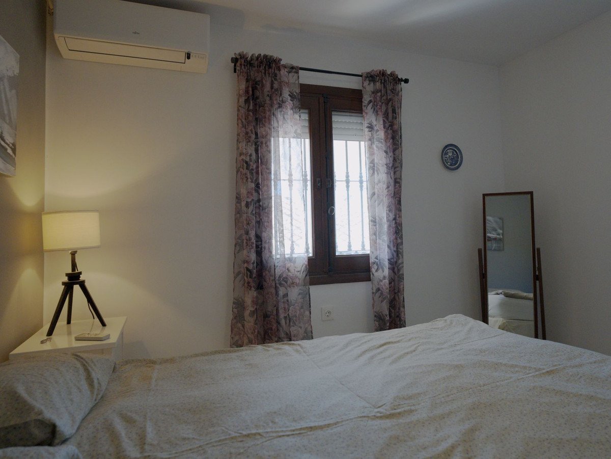 5 Bed Semi-Detached House in Torreblanca