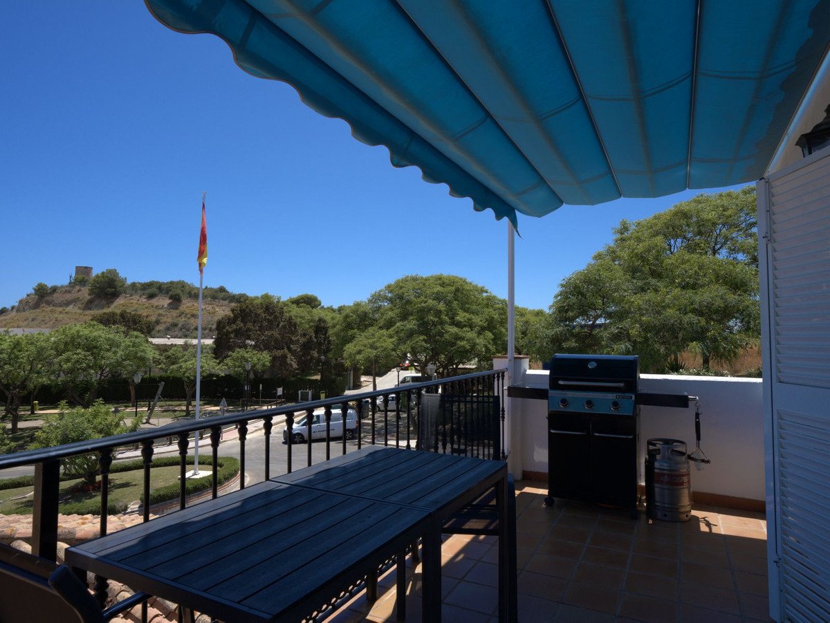 5 Bed Semi-Detached House in Torreblanca