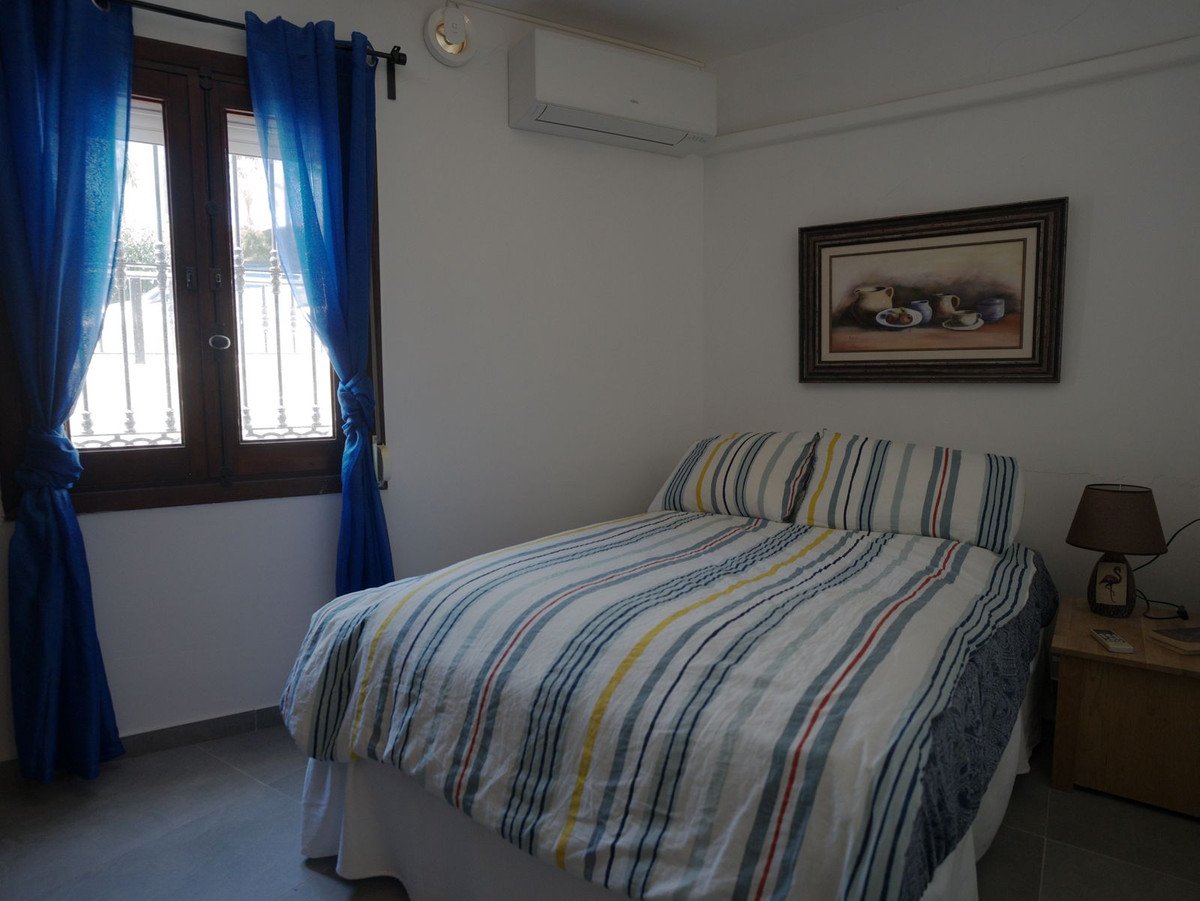 5 Bed Semi-Detached House in Torreblanca