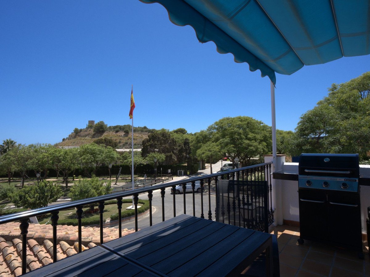 5 Bed Semi-Detached House in Torreblanca