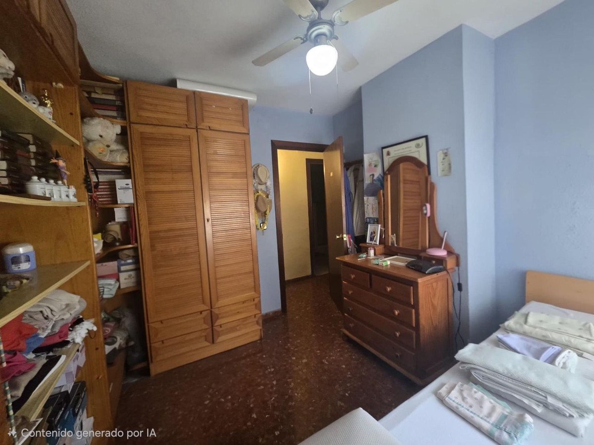 4 Bed Middle Floor Apartment in Málaga Centro
