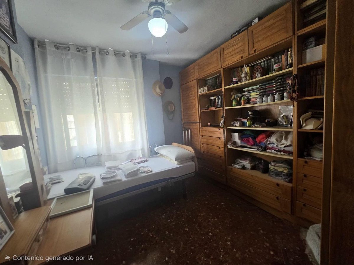 4 Bed Middle Floor Apartment in Málaga Centro