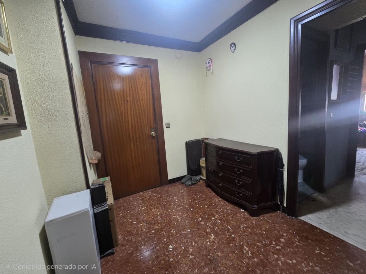 4 Bed Middle Floor Apartment in Málaga Centro