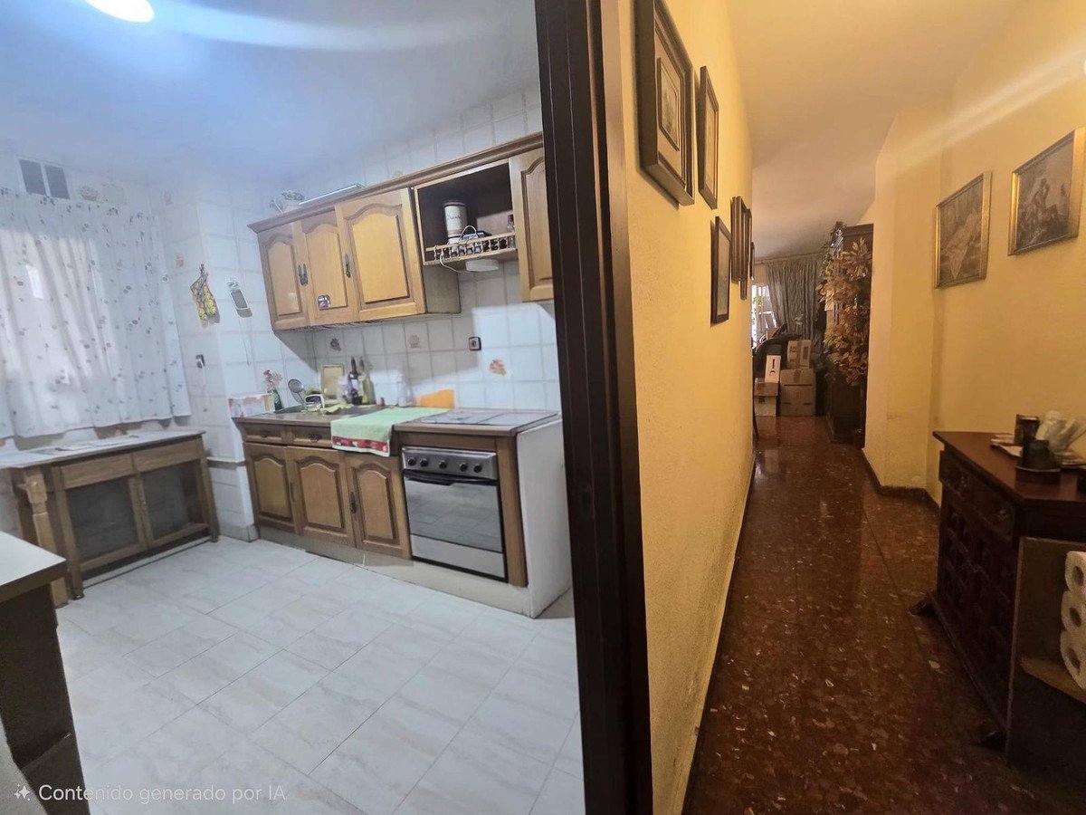 4 Bed Middle Floor Apartment in Málaga Centro