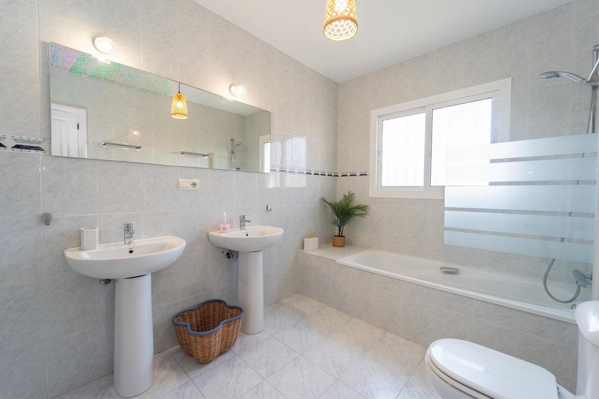 3 Bed Detached Villa in Calahonda