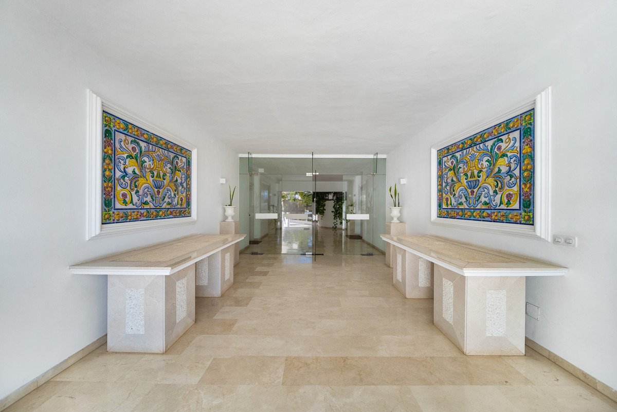 3 Bed Middle Floor Apartment in The Golden Mile