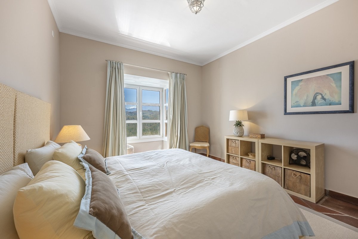 4 Bed Townhouse in Benahavís