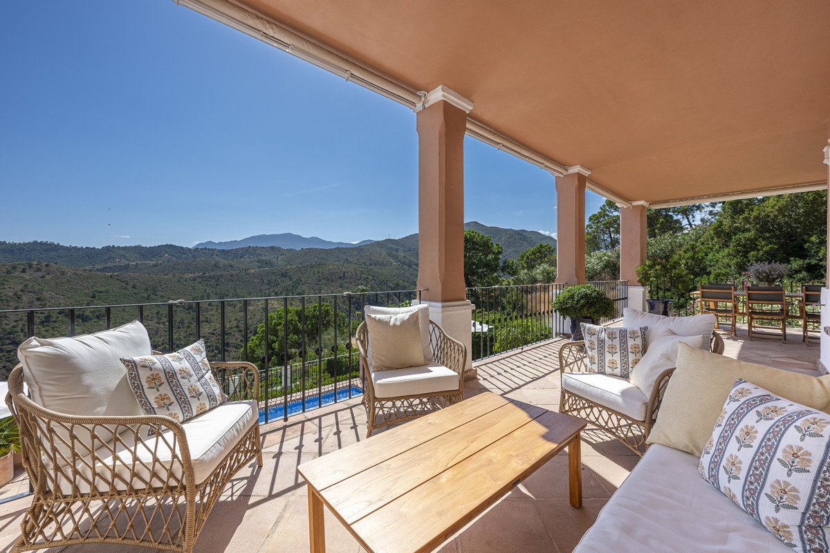 4 Bed Townhouse in Benahavís