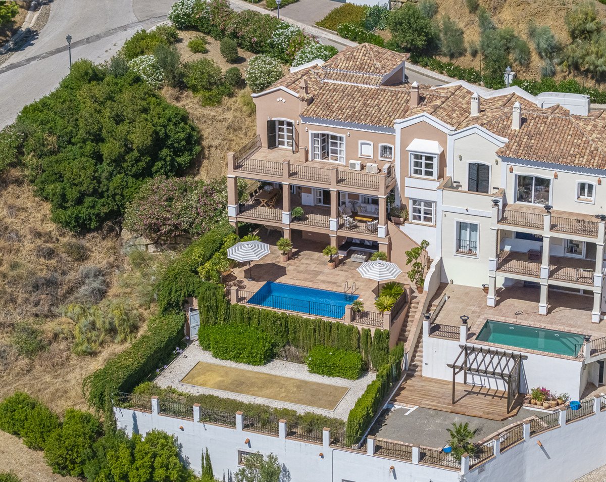 4 Bed Townhouse in Benahavís