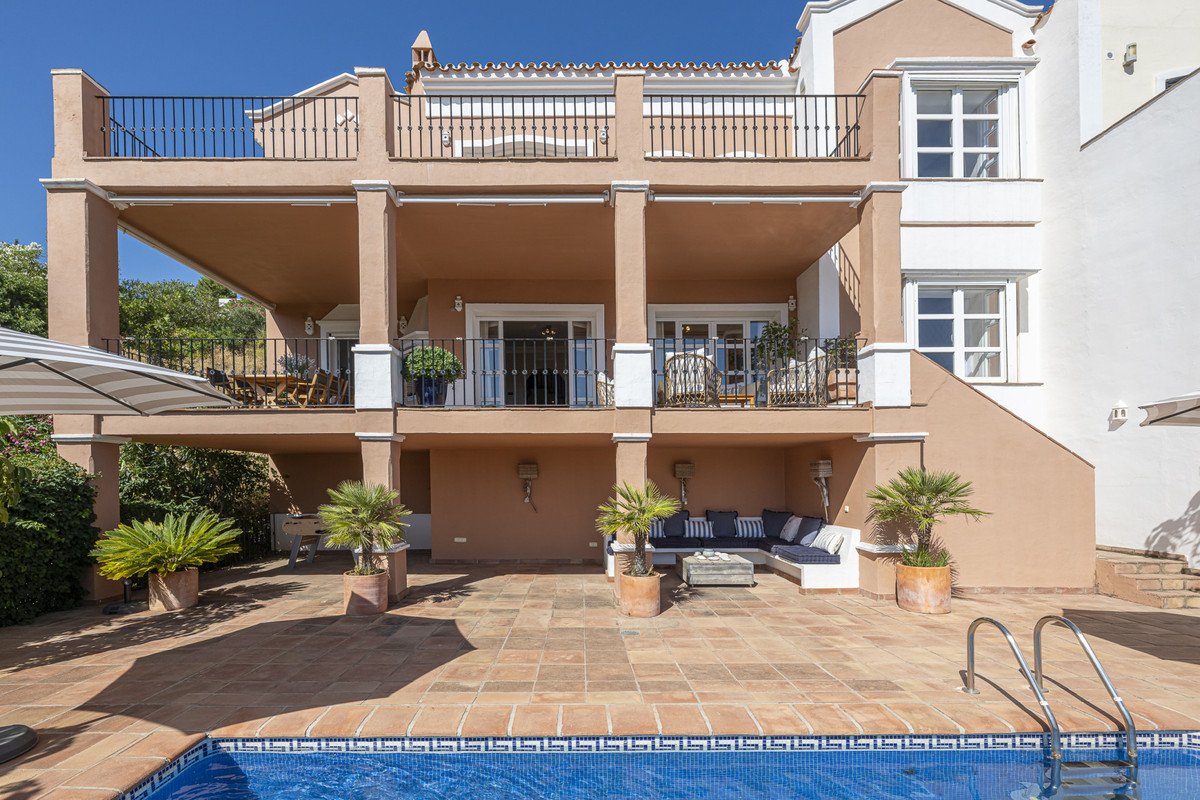 4 Bed Townhouse in Benahavís