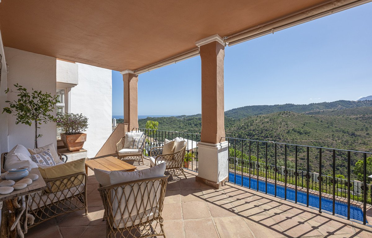 4 Bed Townhouse in Benahavís