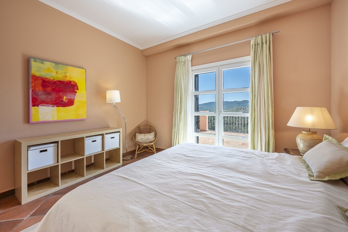 4 Bed Townhouse in Benahavís