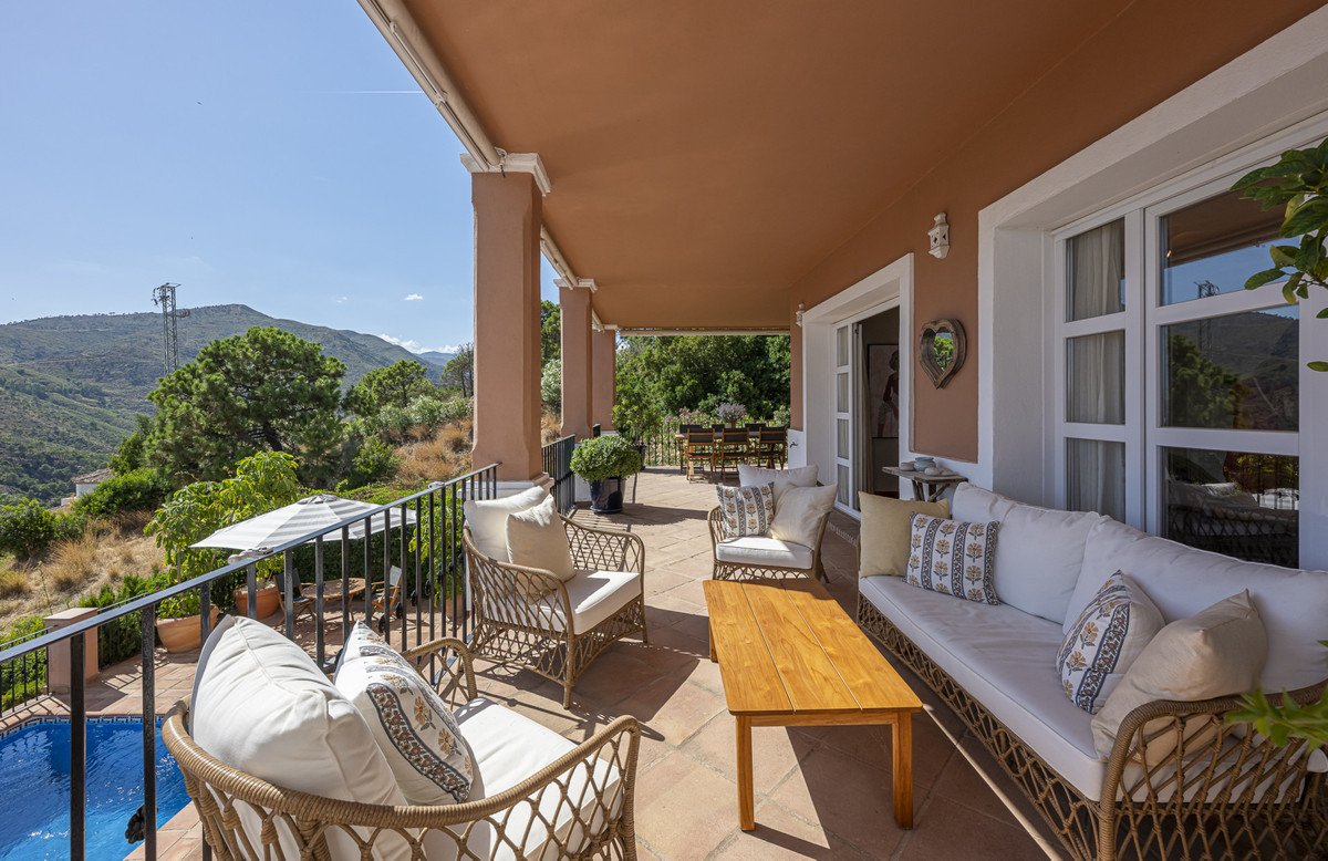 4 Bed Townhouse in Benahavís