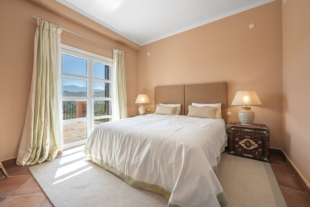 4 Bed Townhouse in Benahavís