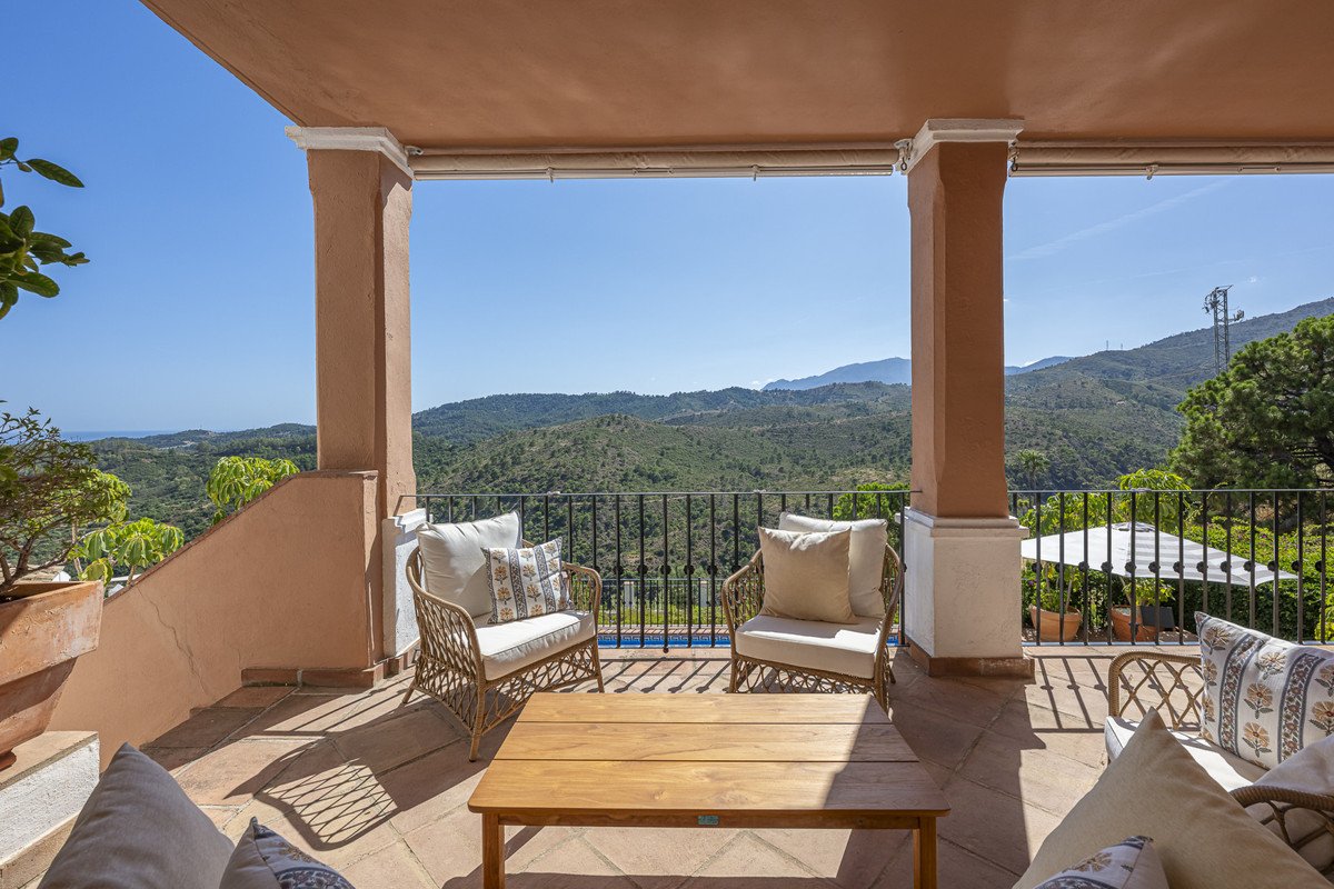 4 Bed Townhouse in Benahavís