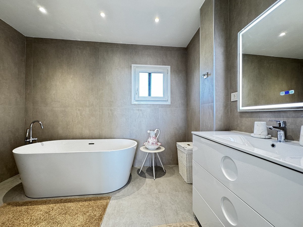 4 Bed Penthouse Duplex in Puerto Banús