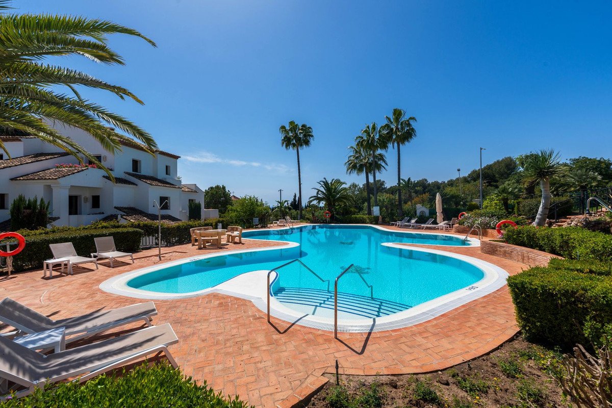 3 Bed Ground Floor Apartment in The Golden Mile