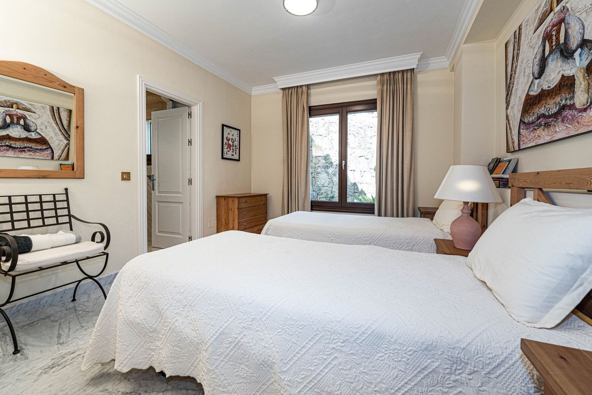 3 Bed Ground Floor Apartment in The Golden Mile
