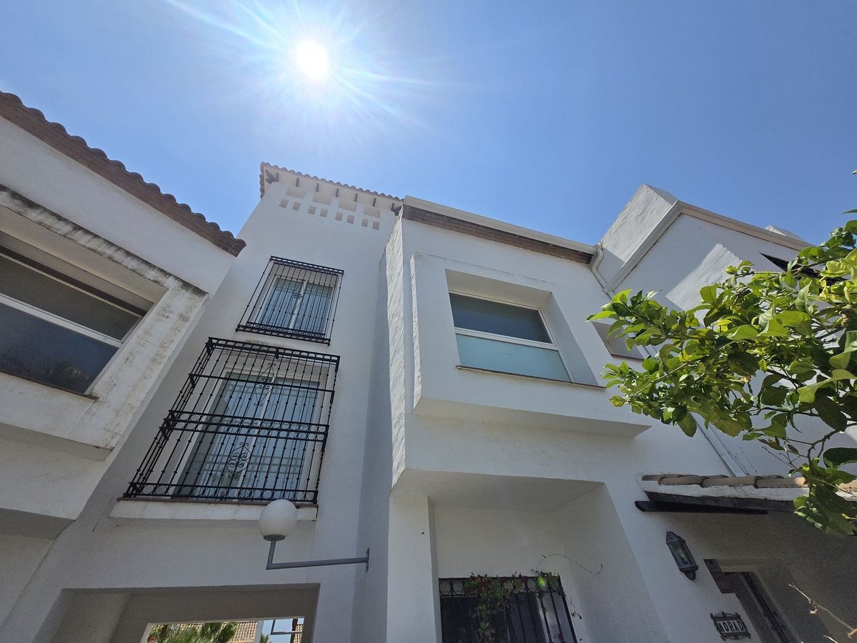 5 Bed Townhouse in The Golden Mile