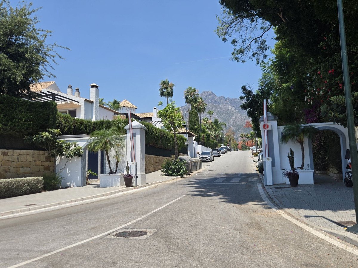 5 Bed Townhouse in The Golden Mile