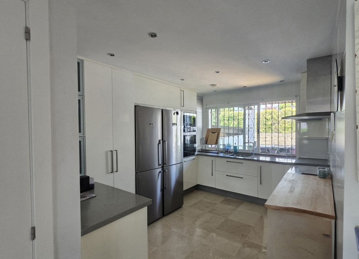 5 Bed Townhouse in The Golden Mile
