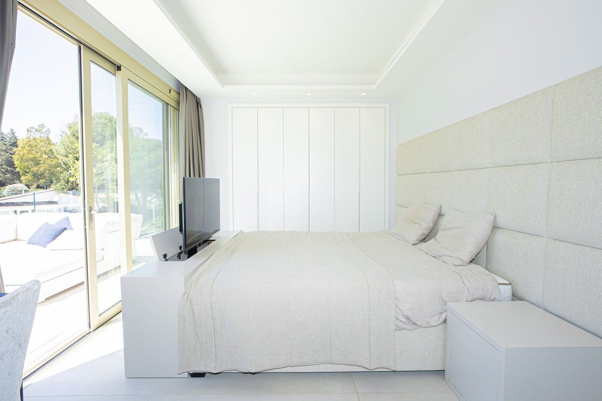 3 Bed Penthouse Duplex in Puerto Banús