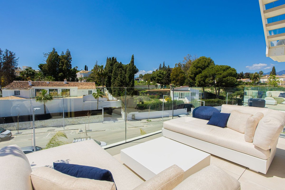 3 Bed Penthouse Duplex in Puerto Banús